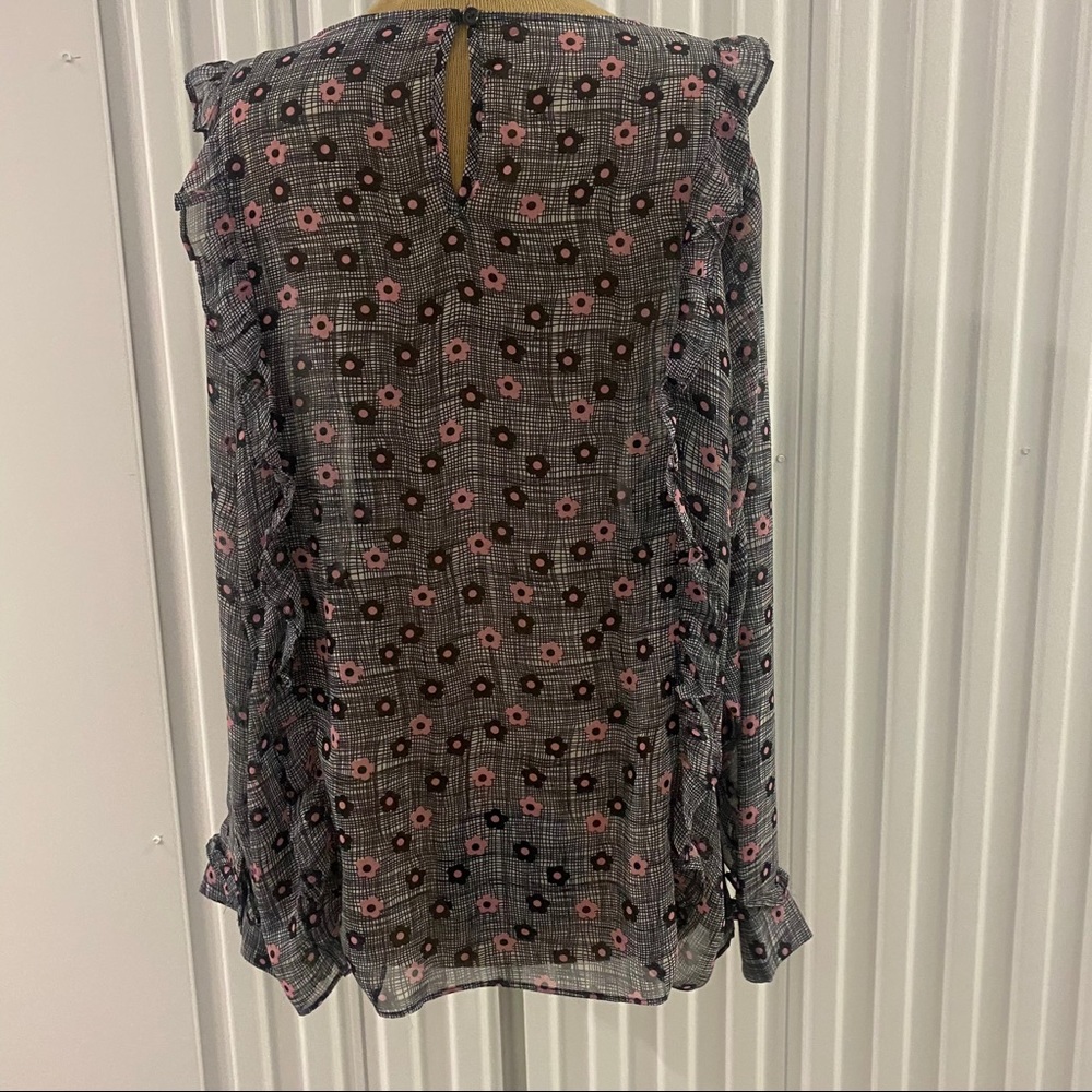 City Chic Ruffle Sleeve Blouse - Picture 4 of 9